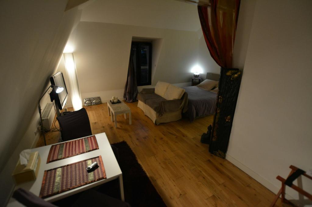 Maison D'Hotes Les Coudreaux Rueil-Malmaison Eksteriør bilde